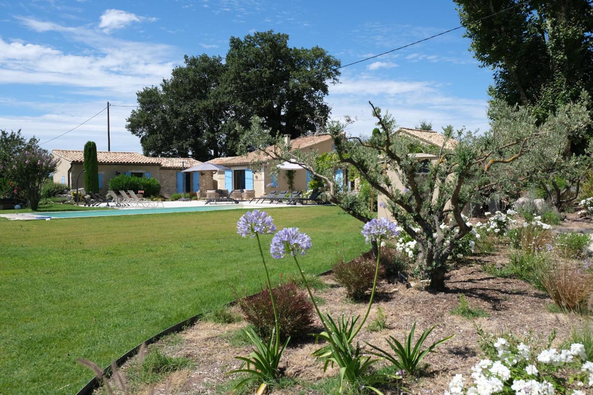 Provencal House With Heated Pool, View Of The Luberon In Robion - Accommodates 12 People. 外观 照片